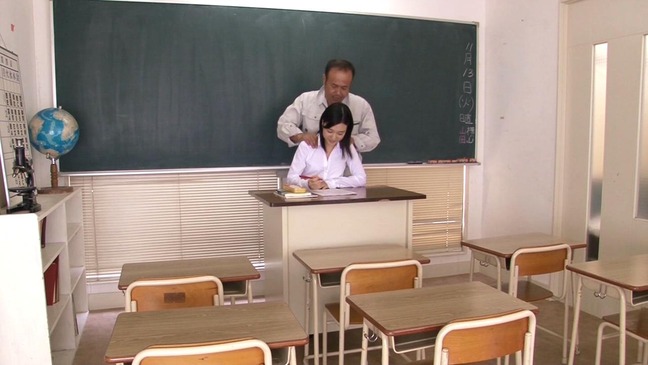 美人教師と用務員の爛れた関係／古川いおりさん