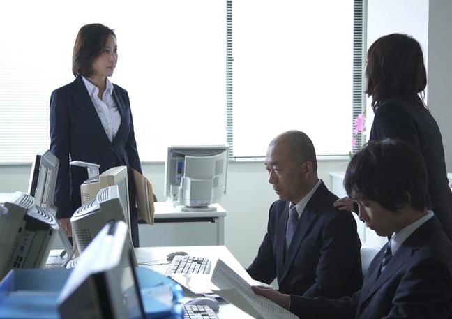 自分よりも若くて誰もが憧れる女上司をダメ社員の俺が全部汚してやる！ （１）／松下紗栄子さん