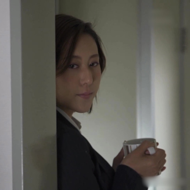自分よりも若くて誰もが憧れる女上司をダメ社員の俺が全部汚してやる！ （１）／松下紗栄子さん